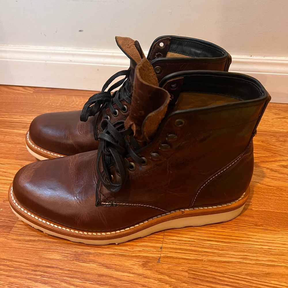Sutro men leather boots. Used but in great condition. Size men 8.5.